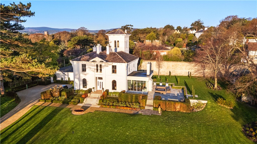 Mentone Marino Avenue East, Killiney, A96 FW42