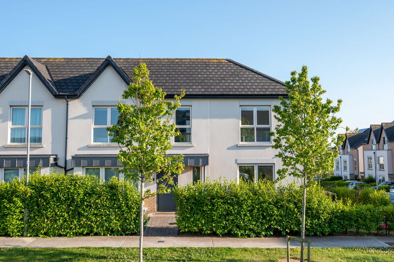 €4,250 / month